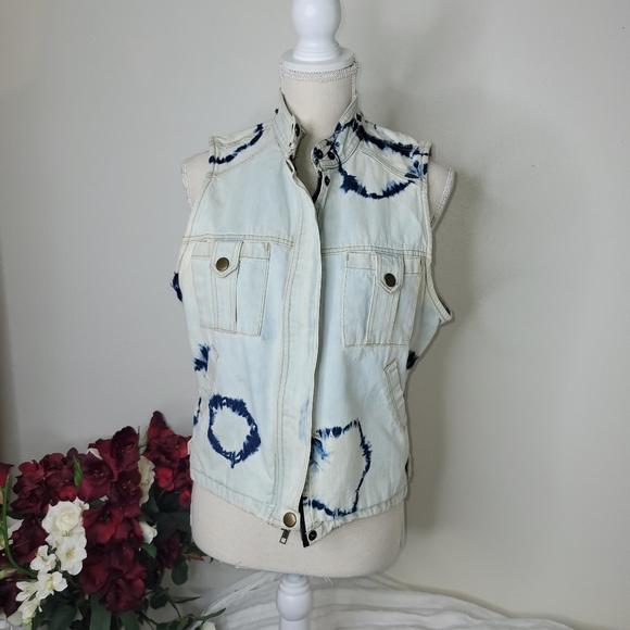 Bailey's Point Jean Vest - Picture 2 of 5